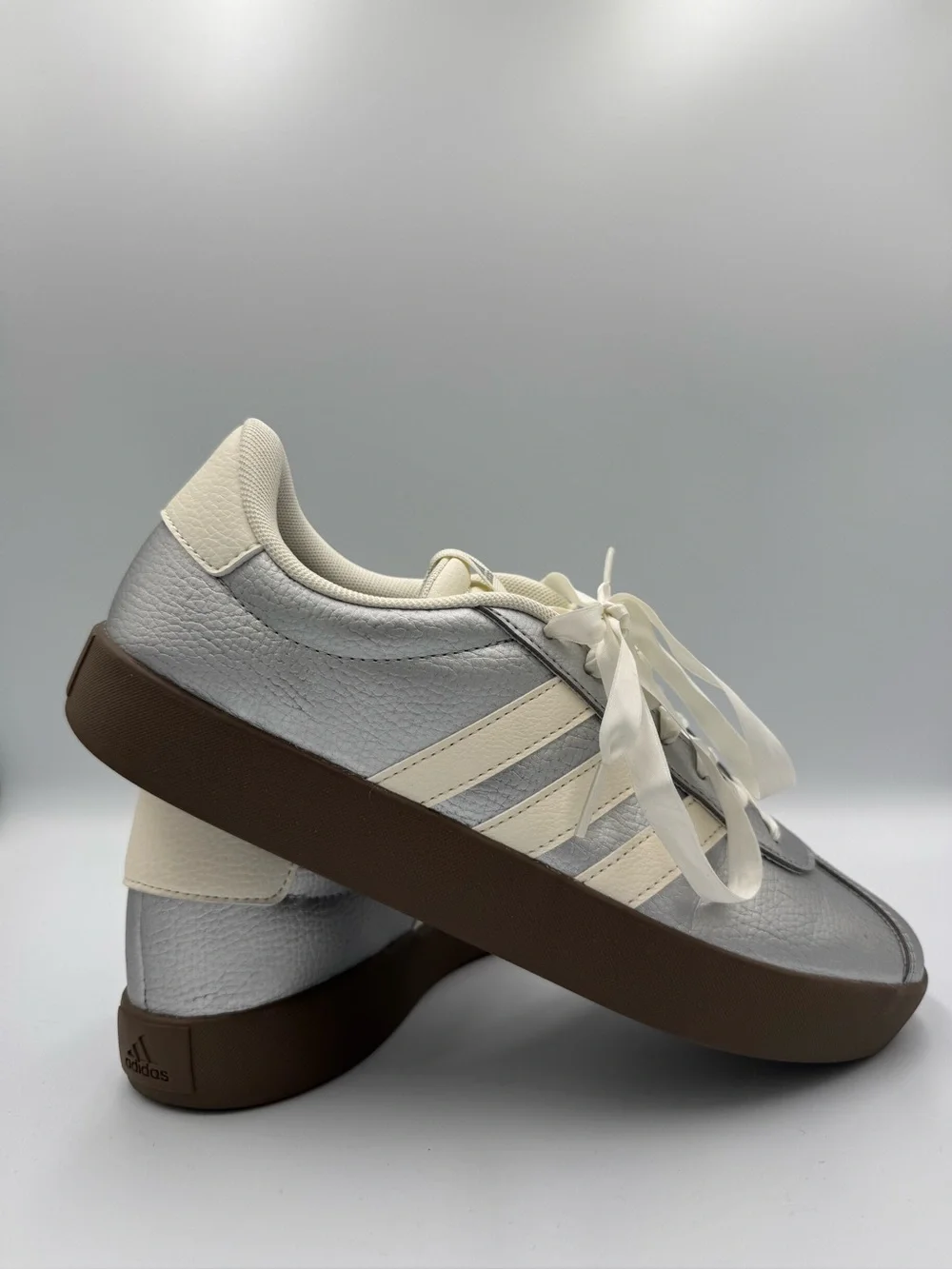 Adidas VL Court 3.0, Silver metallic, women’s size 9.5, JQ7315